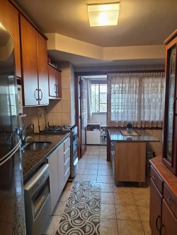 Apartamento com 02 dormitórios, sendo 01 suíte no Edifício Solar da Visconde 