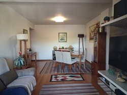 Apartamento com 02 dormitórios, sendo 01 suíte no Edifício Solar da Visconde 