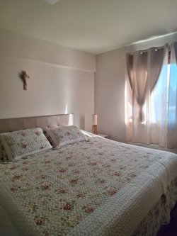 Apartamento com 02 dormitórios, sendo 01 suíte no Edifício Solar da Visconde 