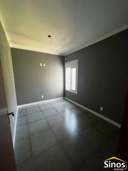 Casa com 03 dormitórios no bairro Jardim das Acácias 