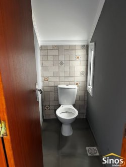 Casa com 03 dormitórios no bairro Jardim das Acácias 