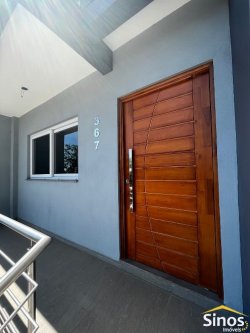 Casa com 03 dormitórios no bairro Jardim das Acácias 