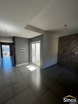 Casa com 03 dormitórios no bairro Jardim das Acácias 
