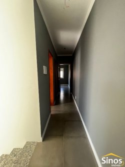 Casa com 03 dormitórios no bairro Jardim das Acácias 