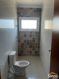 Casa com 03 dormitórios no bairro Jardim das Acácias 