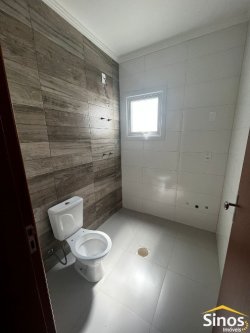 Casa com 03 dormitórios no bairro Jardim das Acácias 