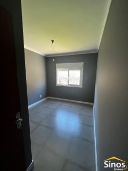 Casa com 03 dormitórios no bairro Jardim das Acácias 