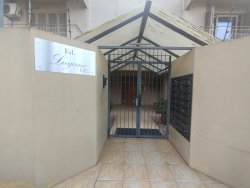 Apartamento com 02 dormitórios no Condomínio Lugano 