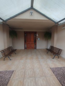 Apartamento com 02 dormitórios no Condomínio Lugano 