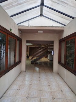 Apartamento com 02 dormitórios no Condomínio Lugano 