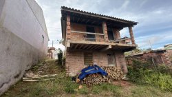 Casa com 02 dormitórios no bairro Lomba Grande 