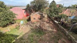 Casa com 02 dormitórios no bairro Lomba Grande 