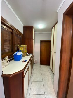 Sobrado com 03 dormitórios  no bairro Jardim Mauá  
