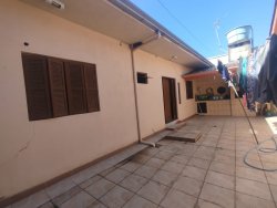 Casa com 04 dormitórios no bairro Jardim Mauá 