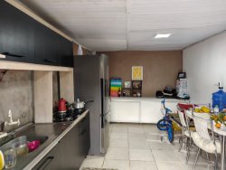 Casa com 01 dormitório no bairro Feitoria 