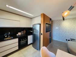 Apartamento com 02 dormitórios, sendo 01 dormitório transformado em closet no Residencial Bento Gonçalves 