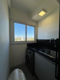 Apartamento com 02 dormitórios, sendo 01 dormitório transformado em closet no Residencial Bento Gonçalves 