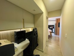 Apartamento com 02 dormitórios, sendo 01 dormitório transformado em closet no Residencial Bento Gonçalves 