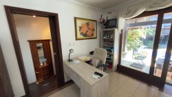 Casa com 03 dormitórios, sendo 02 suítes no bairro Jardim Mauá 
