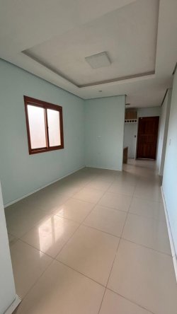 Casa plana com 03 dormitórios no bairro Arroio da Manteiga 