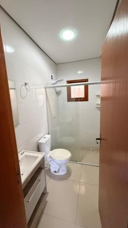 Casa plana com 03 dormitórios no bairro Arroio da Manteiga 