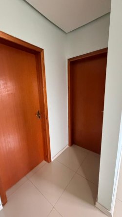 Casa plana com 03 dormitórios no bairro Arroio da Manteiga 