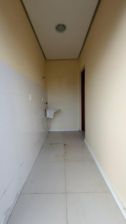 Casa plana com 03 dormitórios no bairro Arroio da Manteiga 