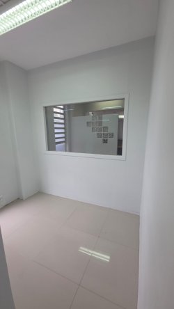 Sala comercial com 326m² no bairro Hamburgo Velho 
