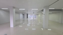 Sala comercial com 326m² no bairro Hamburgo Velho 