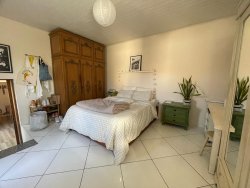 Casa com 02 dormitórios em Lomba Grande  