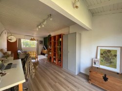 Casa com 02 dormitórios em Lomba Grande  
