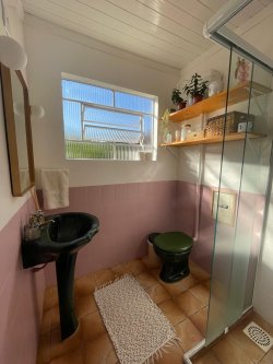 Casa com 02 dormitórios em Lomba Grande  