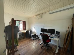 Casa com 02 dormitórios em Lomba Grande  