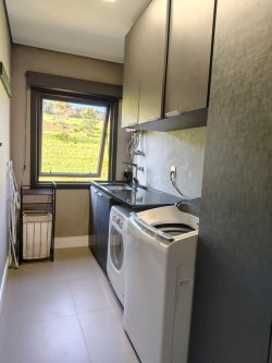 Linda casa em condomínio fechado no estilo rústico sofisticado 
