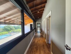Linda casa em condomínio fechado no estilo rústico sofisticado 