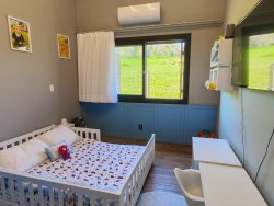 Linda casa em condomínio fechado no estilo rústico sofisticado 