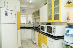 Casa com 03 dormitórios no bairro Ideal 