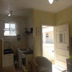 Apartamento com 01 dormitório no Centro  