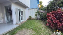 Casa com 03 dormitórios no bairro Jardim das Acácias  