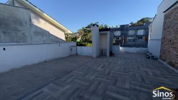Casa com 03 dormitórios no bairro Jardim das Acácias  