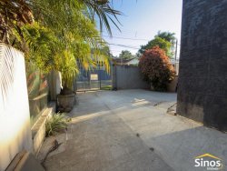 Casa com 03 dormitórios no bairro Jardim das Acácias  