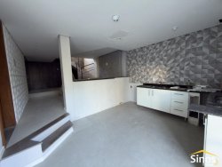 Casa com 03 dormitórios no bairro Jardim das Acácias  