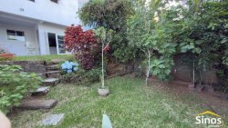 Casa com 03 dormitórios no bairro Jardim das Acácias  