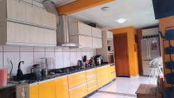 Casa com 03 dormitórios, sendo 01 suíte no bairro Rondônia  