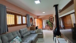 Casa com 03 dormitórios, sendo 01 suíte no bairro Rondônia  
