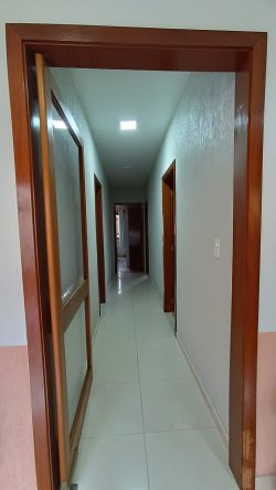Casa com 03 dormitórios, sendo 01 suíte no bairro Rondônia  
