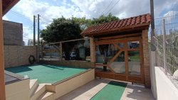 Casa com 03 dormitórios, sendo 01 suíte no bairro Rondônia  