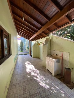 Casa com 03 dormitórios para locação no bairro Guarani 