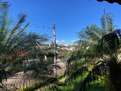 Casa com 03 dormitórios para locação no bairro Guarani 