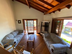 Casa com 03 dormitórios para locação no bairro Guarani 